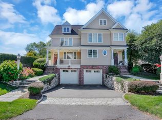 32 Reynolds Pl #A, Greenwich, CT 06831