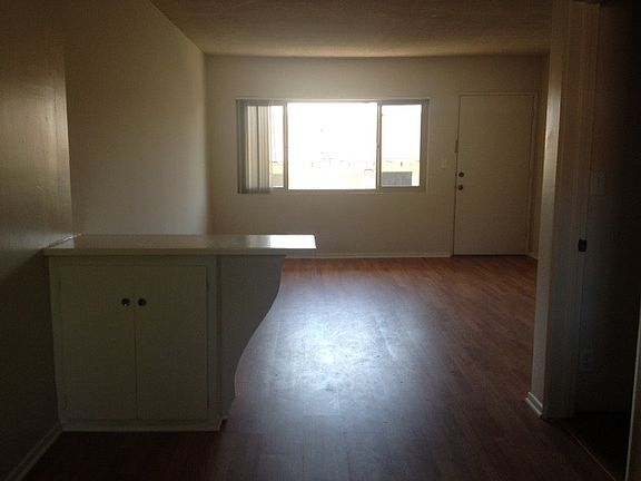 5th image of 845 Victor Ave APT 8