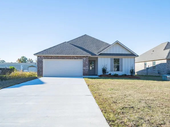 2469 Woodland Ct, Port Allen, LA 70767