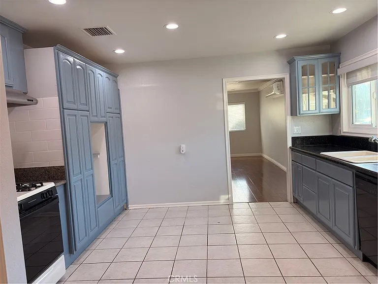 1222 S Gladys Ave #A — Photo 8