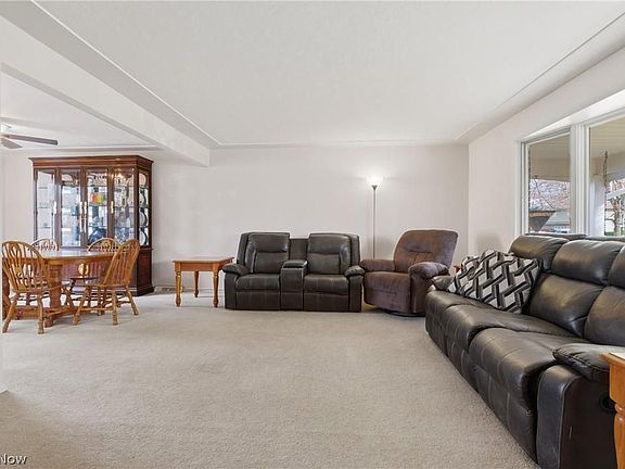 5th image of 372 Briar Lake Dr
