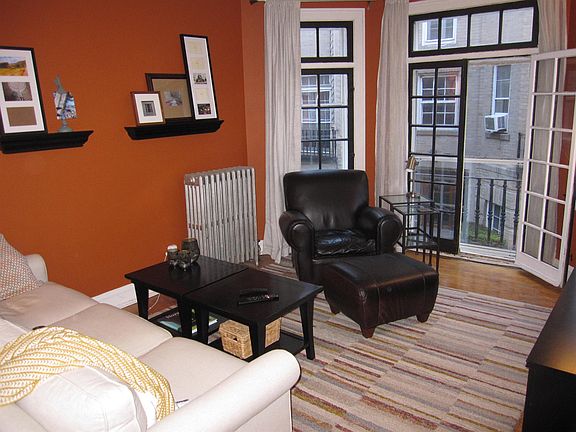 3rd image of 4522 N Wolcott Ave #1A