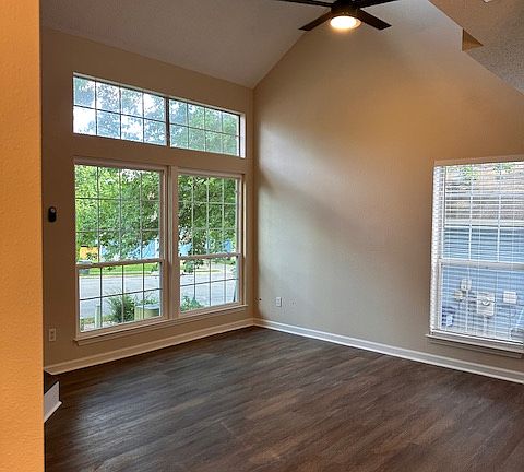 2nd image of 107 River Oaks Dr NW