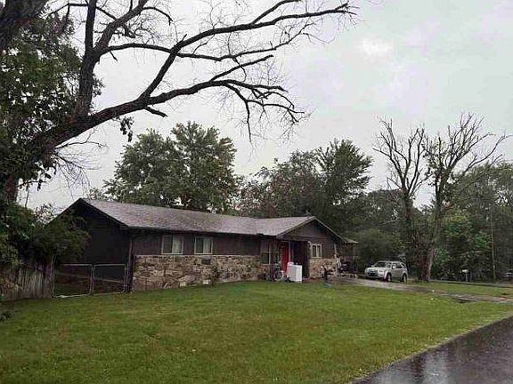 2nd image of 112 Cedar Crest Dr
