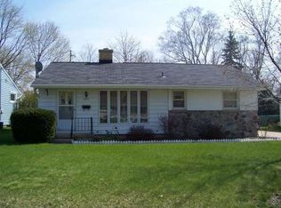 1423 Beverly Ln, West Bend, WI 53090