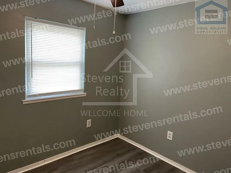 426 NW Greenmeadow Dr — Photo 11