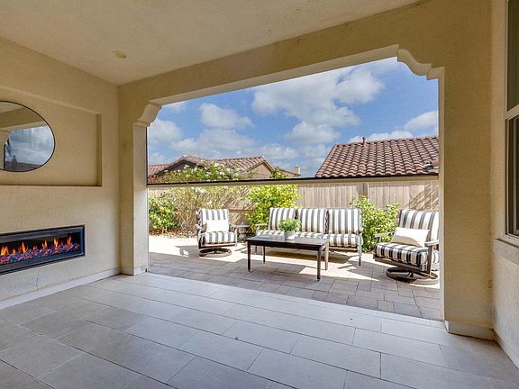 5th image of 7957 Auberge Cir