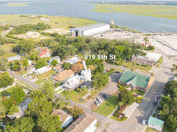 919 8th Street, Port Royal, SC 29935