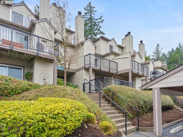 20905 Fawn Ct APT 33, West Linn, OR 97068