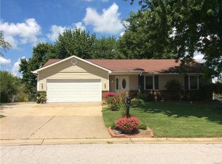 10 Vanguard Dr, Saint Peters, MO