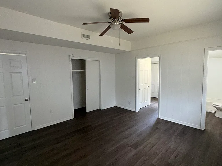 2123 Maple St — Photo 8