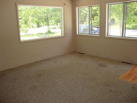 4th image of 286 Blair Ave