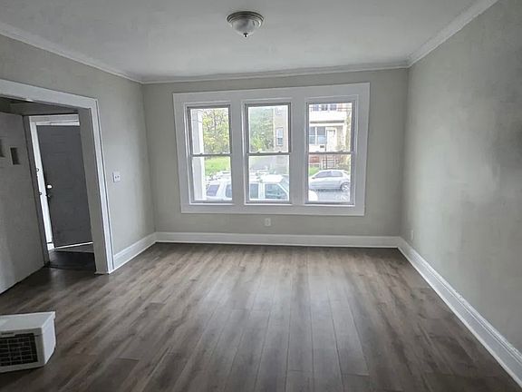 5th image of 188 22nd St #1L