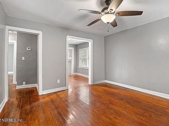2nd image of 1430 W 15th St