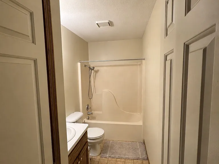 305 Orchard Cir — Photo 8