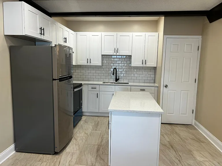 10102 Main St #1B — Photo 12