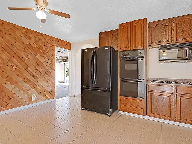 1285 Boa Vista Dr — Photo 7