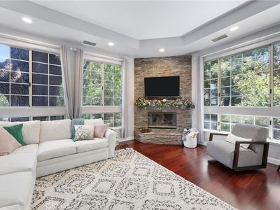 23163 Mulholland Dr #6, Woodland Hills, CA, 91364