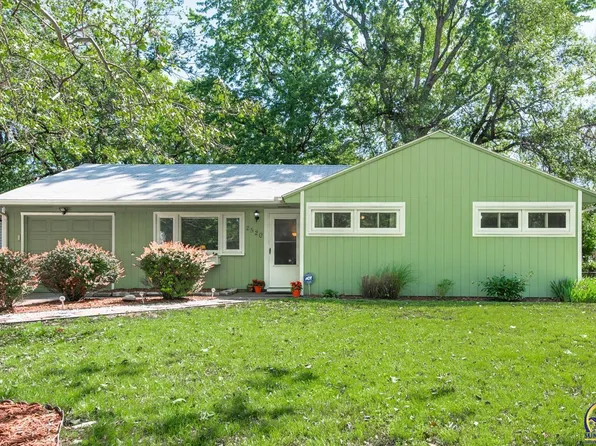 2520 SW Duncan Dr, Topeka, KS 66614