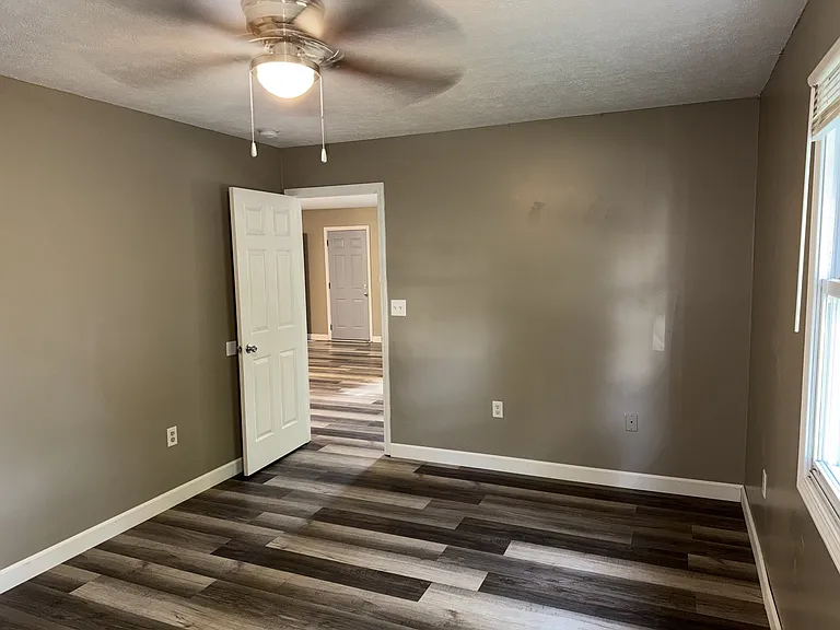 18 Oakwood Ave — Photo 16