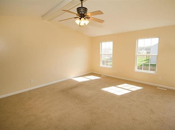 5th image of 40 S Camelot Dr