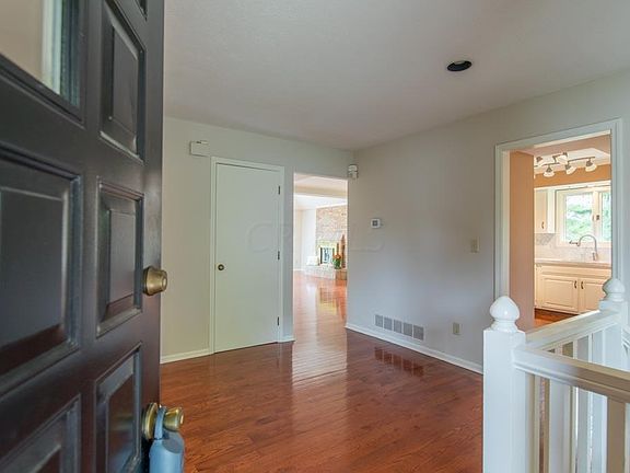 2nd image of 5953 Kirkwall Ct E