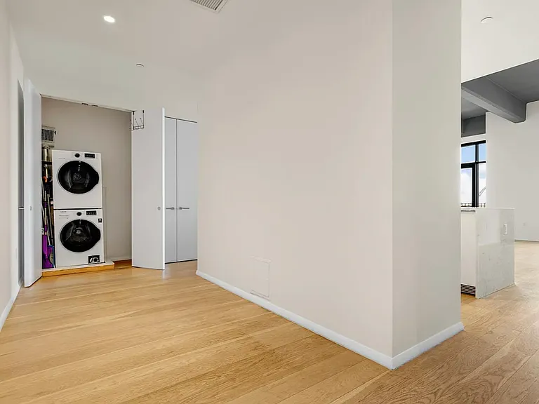 160 Imlay St #3B2 — Photo 8