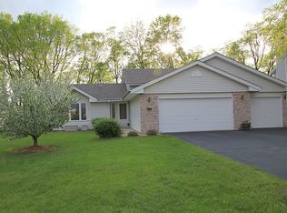 10574 Meadowsweet Ln, Roscoe, IL 61073