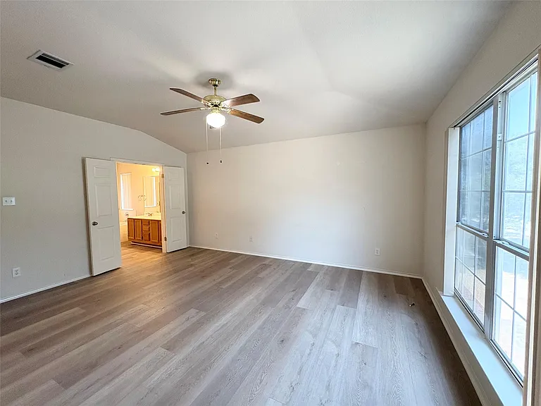 1101 Wood Creek Dr — Photo 24