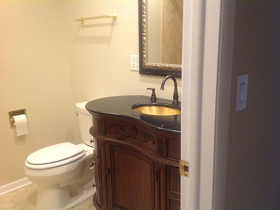 5th image of 2424 E Oakton St APT 4L