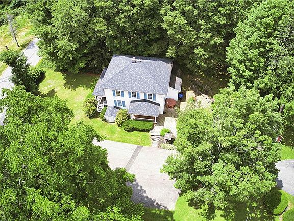 2nd image of 383 Valley View Dr