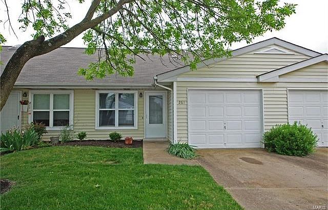 1st image of 261 Highland Village Dr