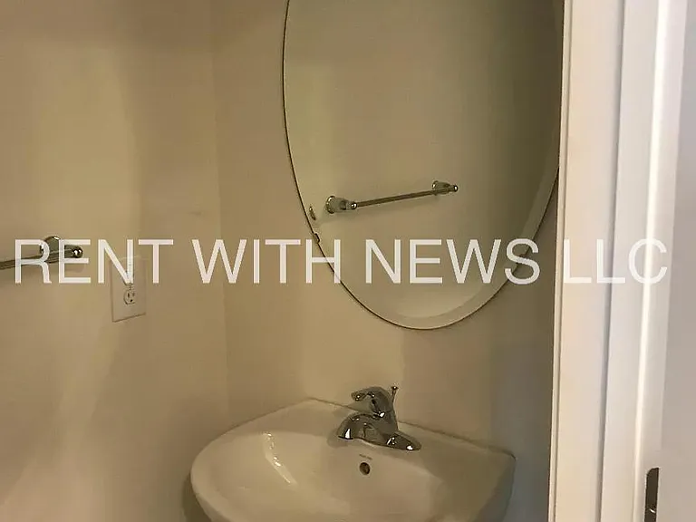 1070 Coldstream Dr — Photo 11