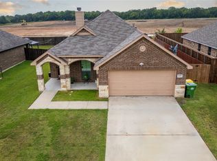 805 Allie Renea Ln, Seagoville, TX 75159