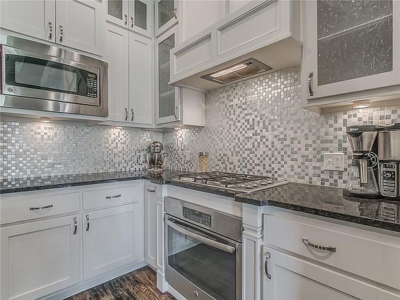 4th image of 4100 Wayfield Ave
