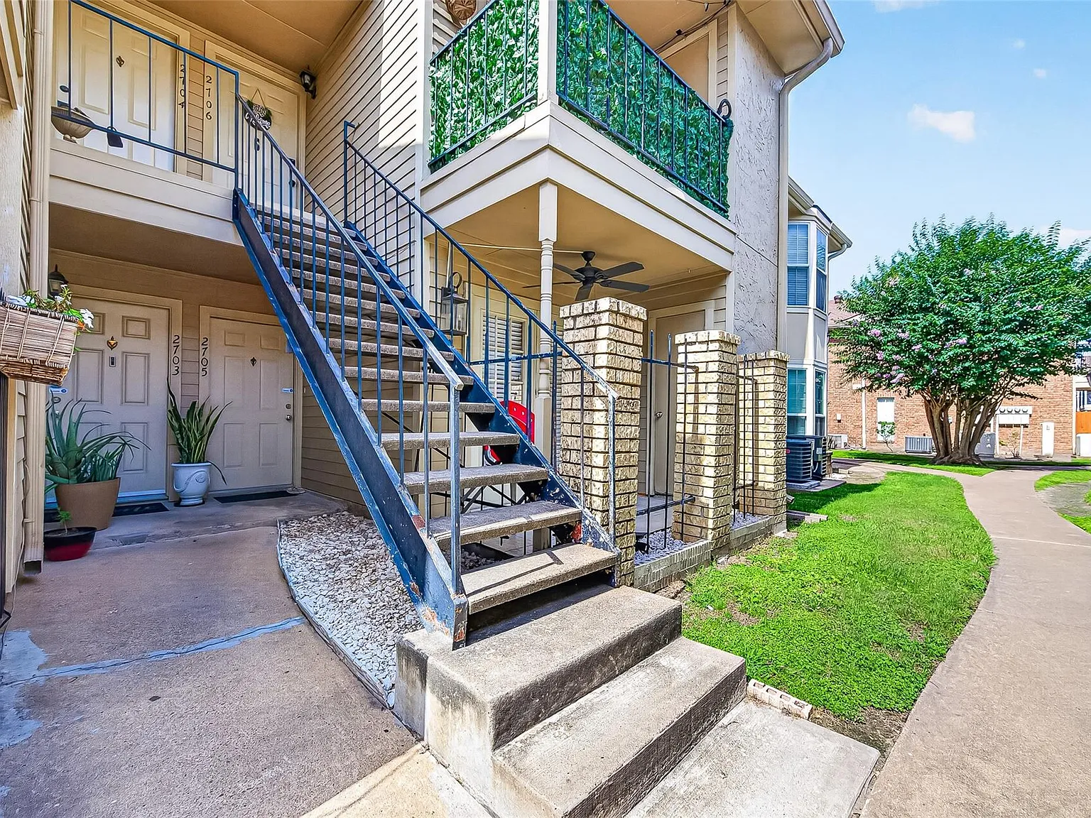 2 bed, 1.0 bath, 960 sqft, $1,250 — Photo 3