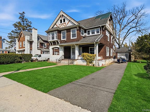3rd image of 1046 Dickens Street