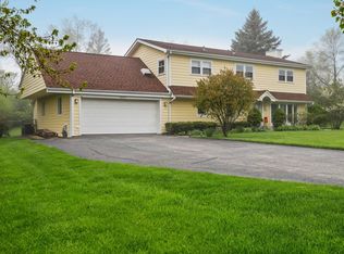 1933 Walnut Cir, Northbrook, IL 60062