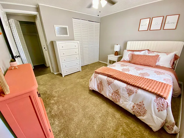 Bentwood Apartments — Photo 44
