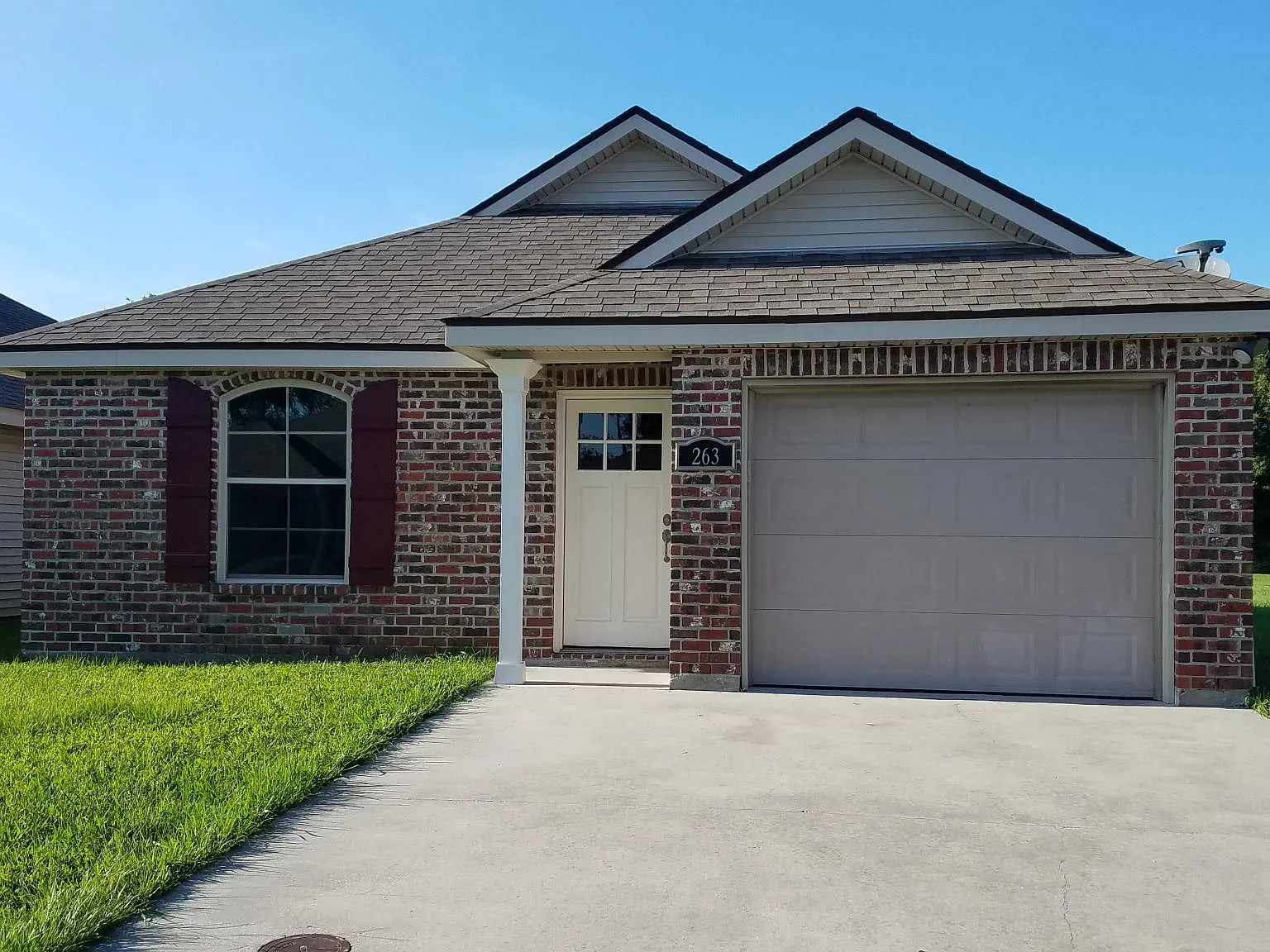 3 bed, 1221 sqft, $1,495 — Photo 1