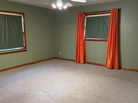 5th image of 209 S 2nd Ave