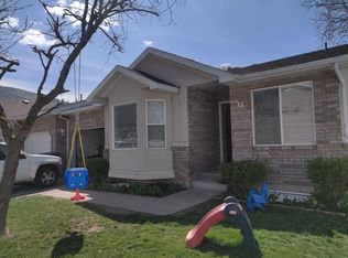 325 N Main St #11, Centerville, UT 84014