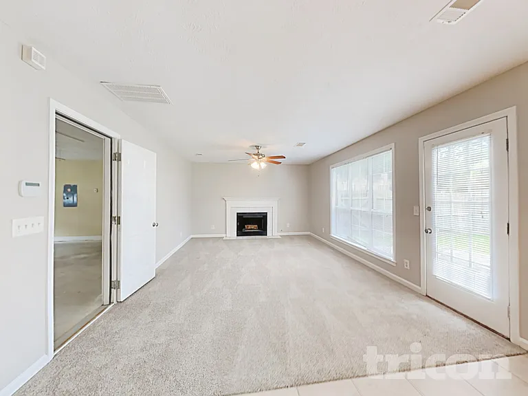 4549 Aladdin Ct — Photo 3
