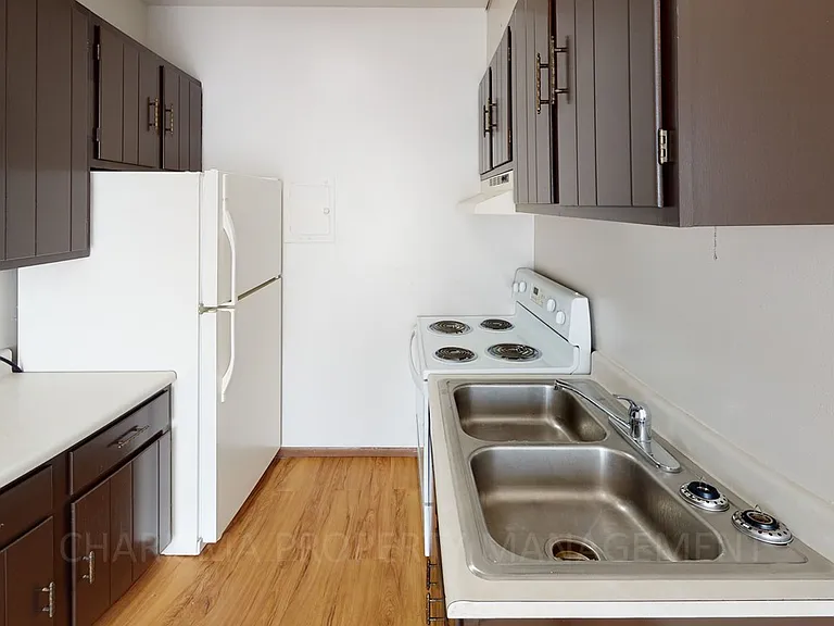 Cedar House Apartments — Photo 11