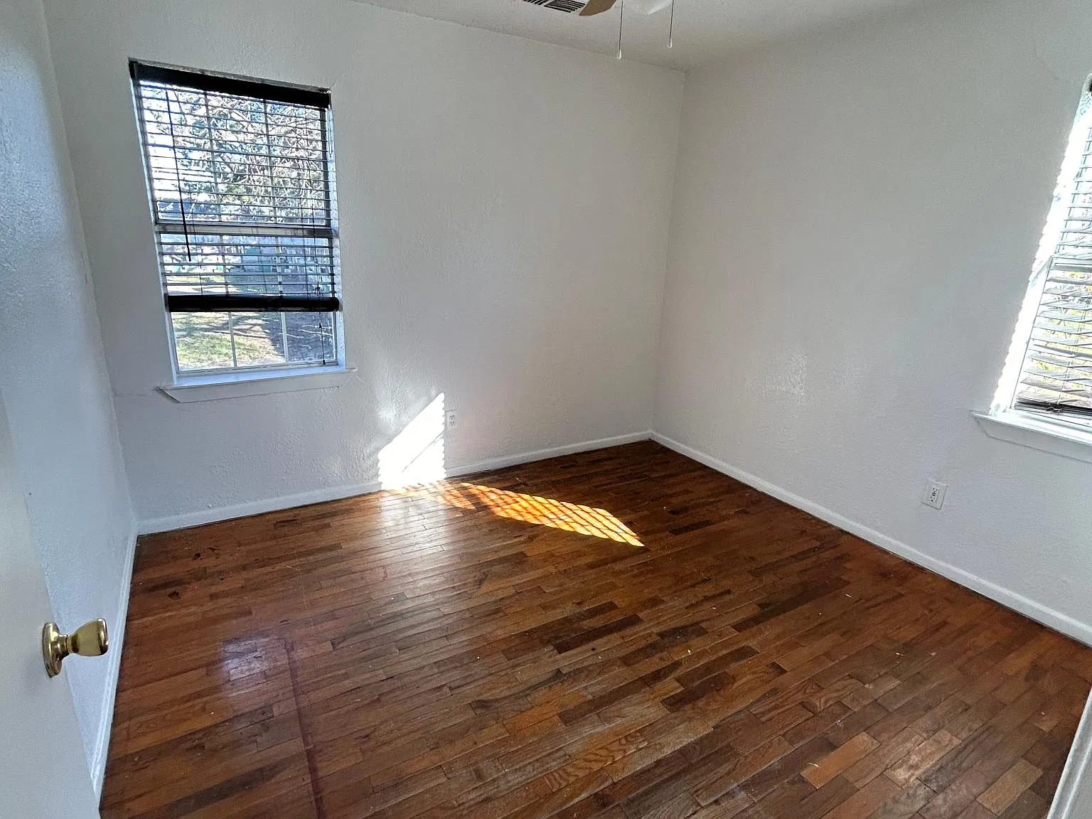 1103 Belew St — Photo 4
