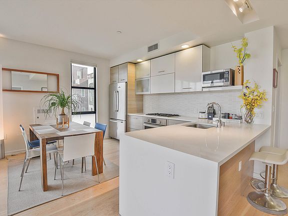 5th image of 451 Donahue St Unit 306