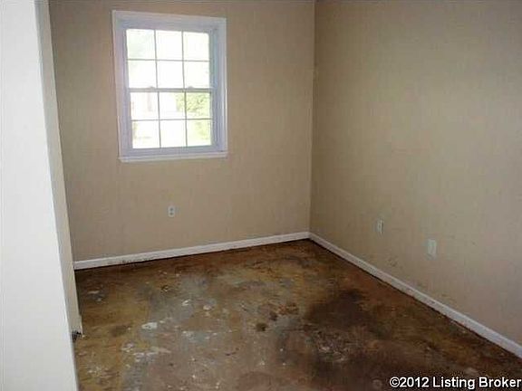 3rd image of 4513 Lunenburg Dr