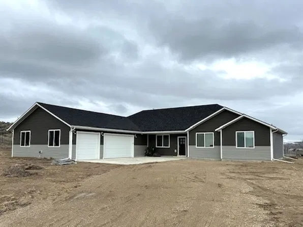 975 Eisenhower Ave, Spring Creek, NV 89815
