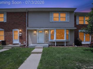 13274 Lake Point Blvd, Belleville, MI 48111