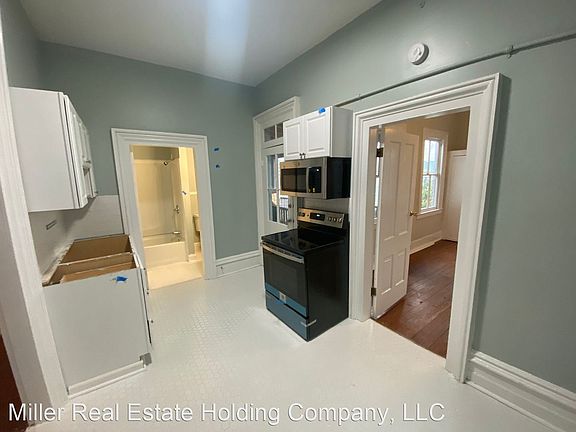5th image of 218 E Henry St #B